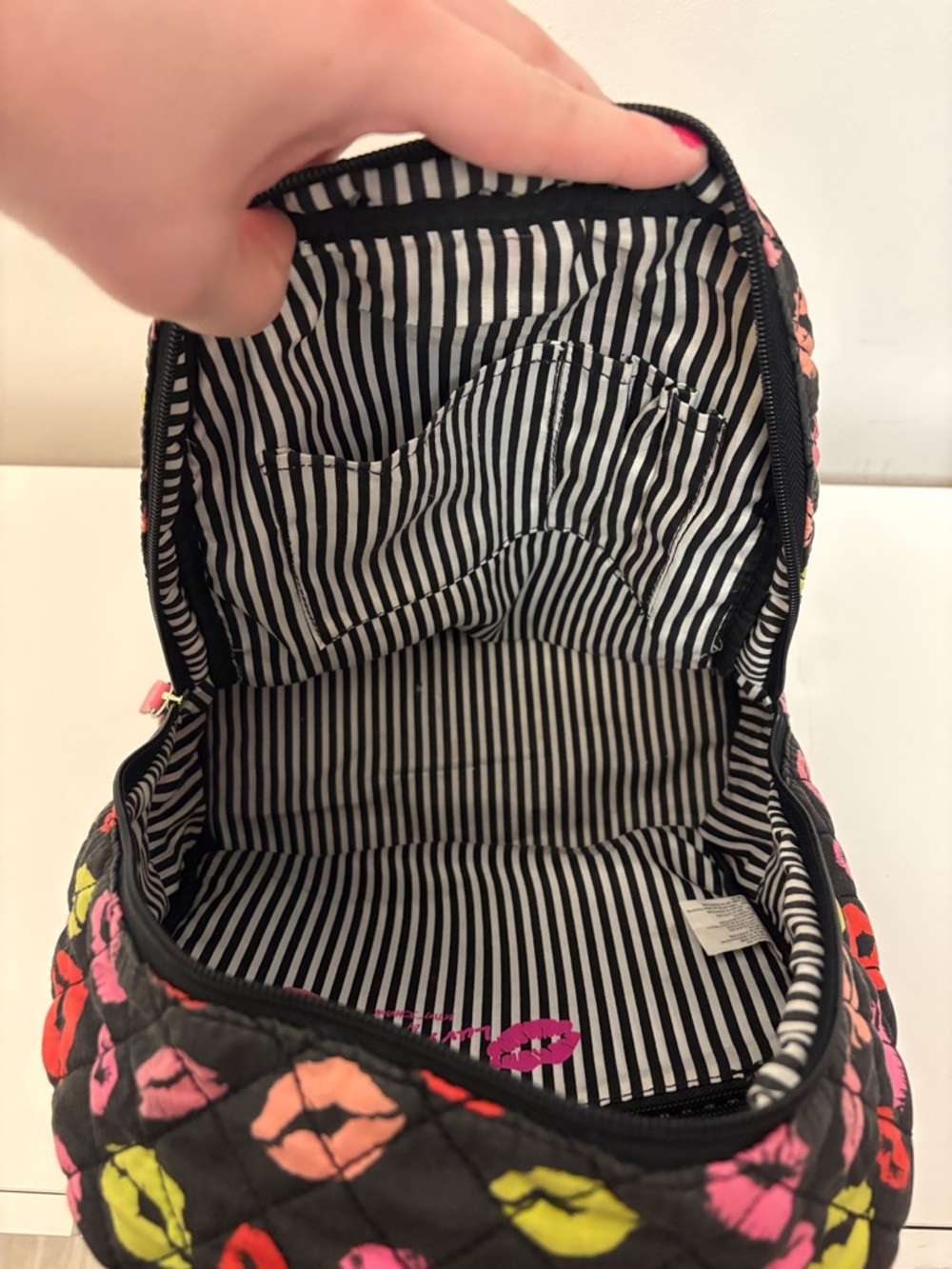 Betsey Johnson 💋 Black Quilted Mini Backpack with Multicolor Lip Print - Picture 8 of 8